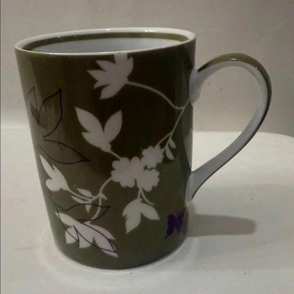 Starbucks Olive Green Purple White 12 Ounces Floral Mug 4 an Tall 3 In Round